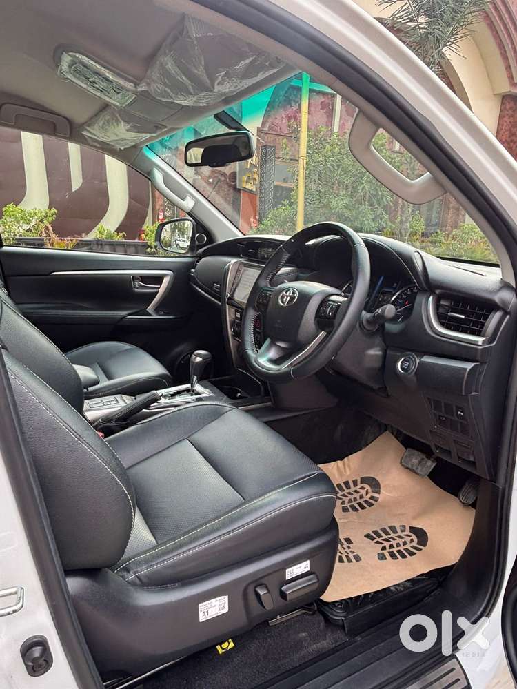 Toyota Fortuner 4x2 At 2.7 Petrol, 2025, Petrol