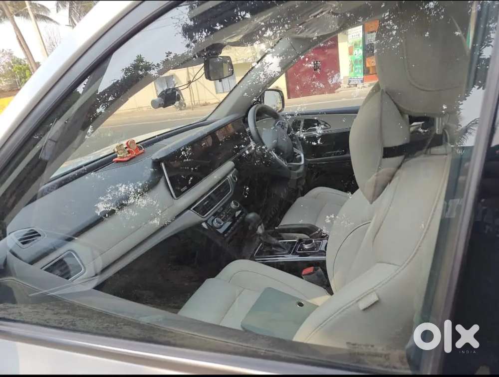 Mahindra Xuv700 2024 Petrol 14000 Km Driven