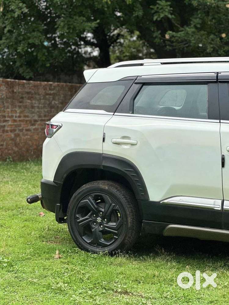 Maruti Suzuki Brezza 1.5 Zxi At Smart Hybrid Dual Tone, 2022, Petrol