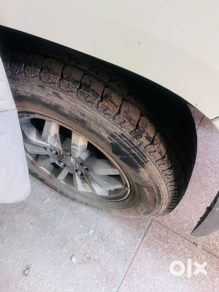 Mahindra Tuv 300 2018