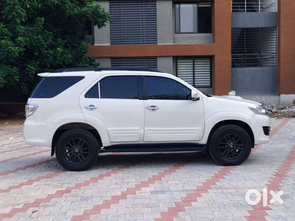 Toyota Fortuner 4x2 Manual, 2014, Diesel