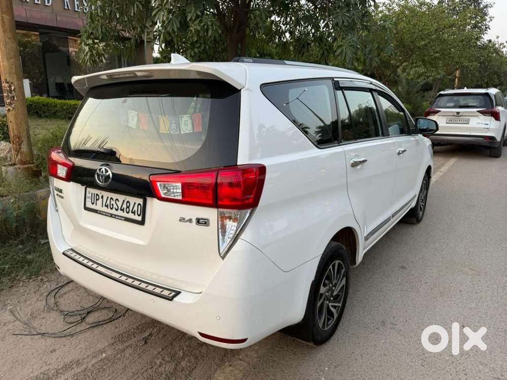 Innova Crysta 2025 Gx+ Mt