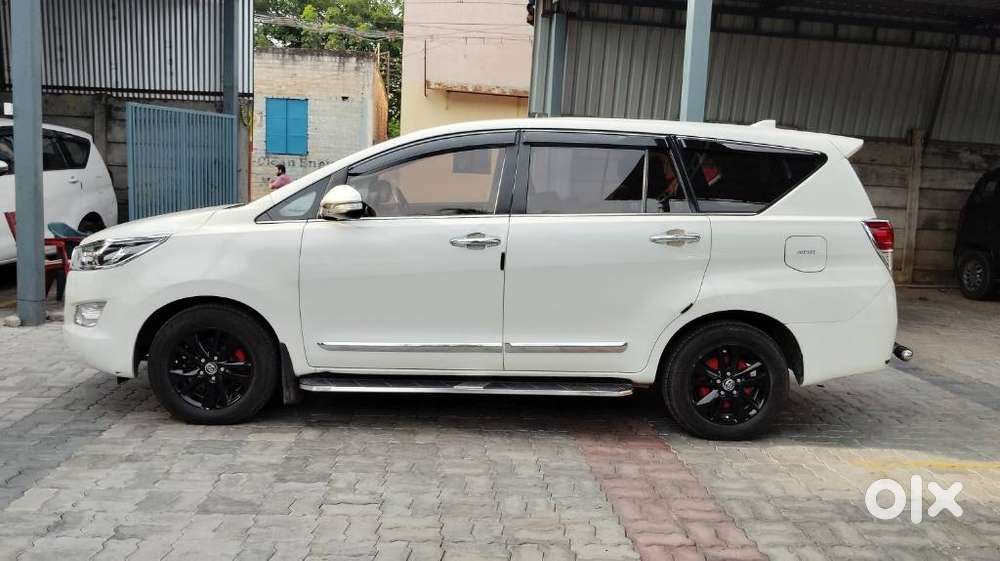 Toyota Innova Crysta 2.4 V, 2017, Diesel