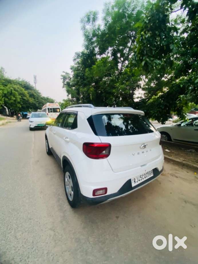 Hyundai Venue, 2021, Petrol