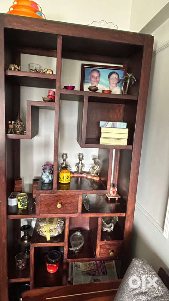 Wooden Sheesham Show piece shelf