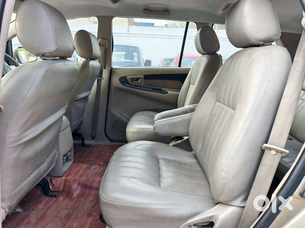 Toyota Innova 2.5 G (diesel) 7 Seater Bs Iv, 2006, Diesel