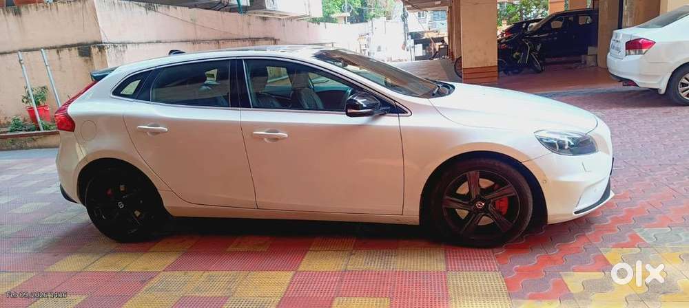 Volvo V40 2016 Diesel Well Maintained