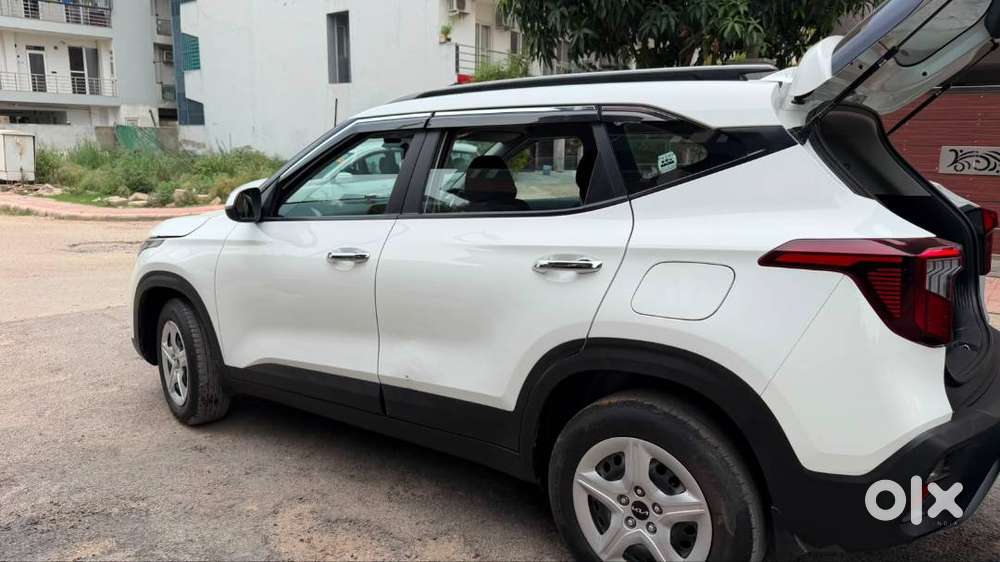 2023 Kia Seltos Htk Petrol Manual  Single Owner  31,000 Km  White
