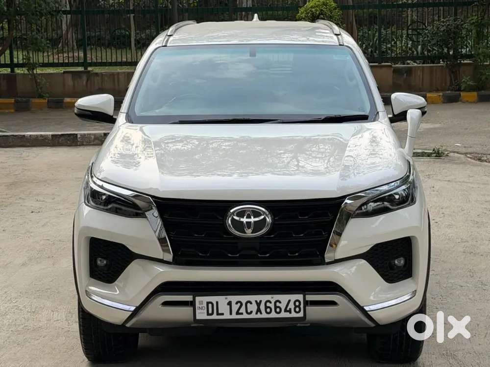 Toyota Fortuner Petrol At 2024