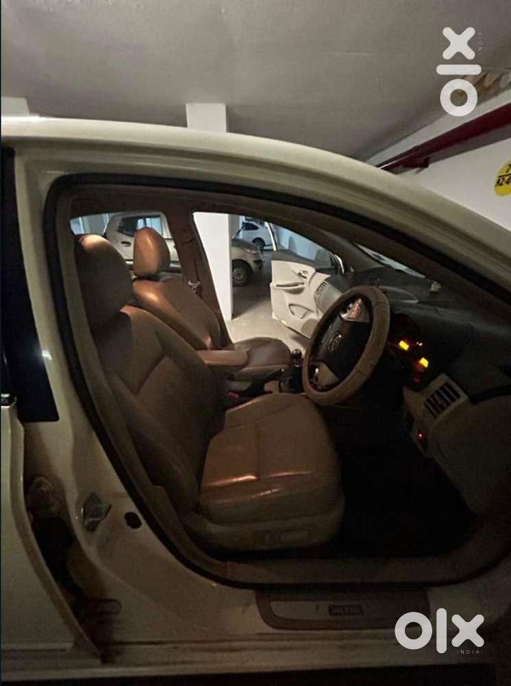 Toyota Corolla Altis 2012 Petrol Well Maintained