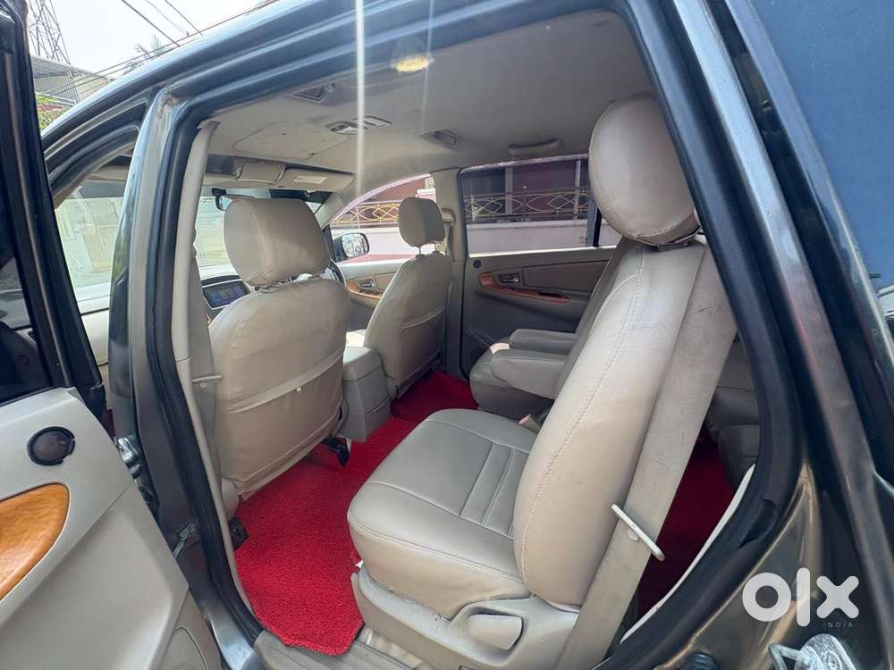 Toyota Innova 2.5 V 7 Str, 2011, Diesel