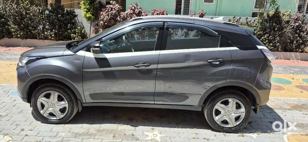 Tata Nexon Xm(s) Sunroof Oct 2020 Petrol Manual