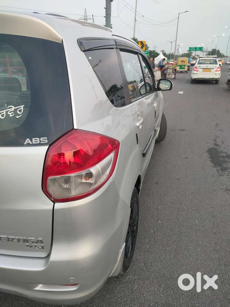 Maruti Suzuki Ertiga 2012-2015 Zxi, 2013, Cng & Hybrids