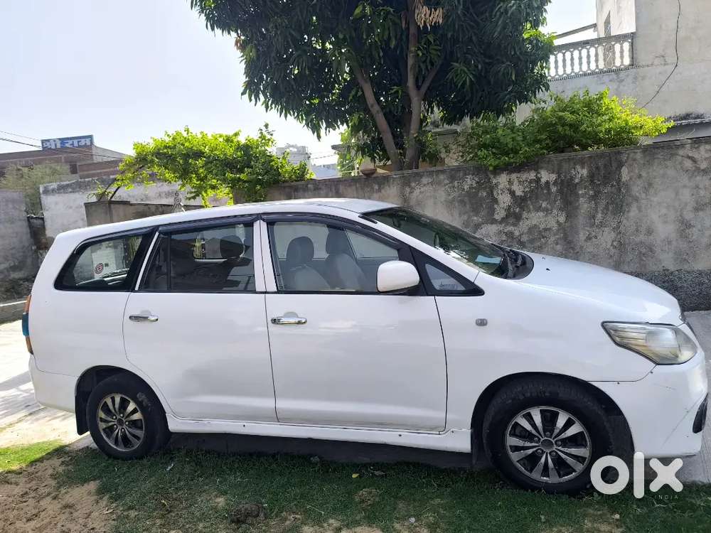 Toyota Innova 2012 Diesel Well Maintained