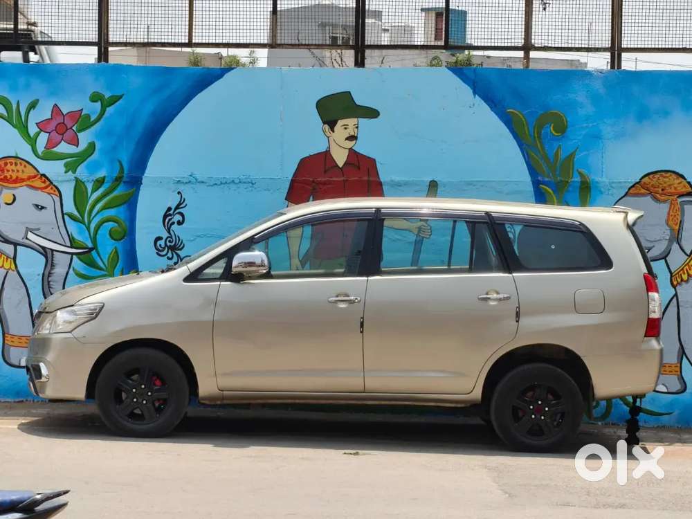 Toyota Innova 2014