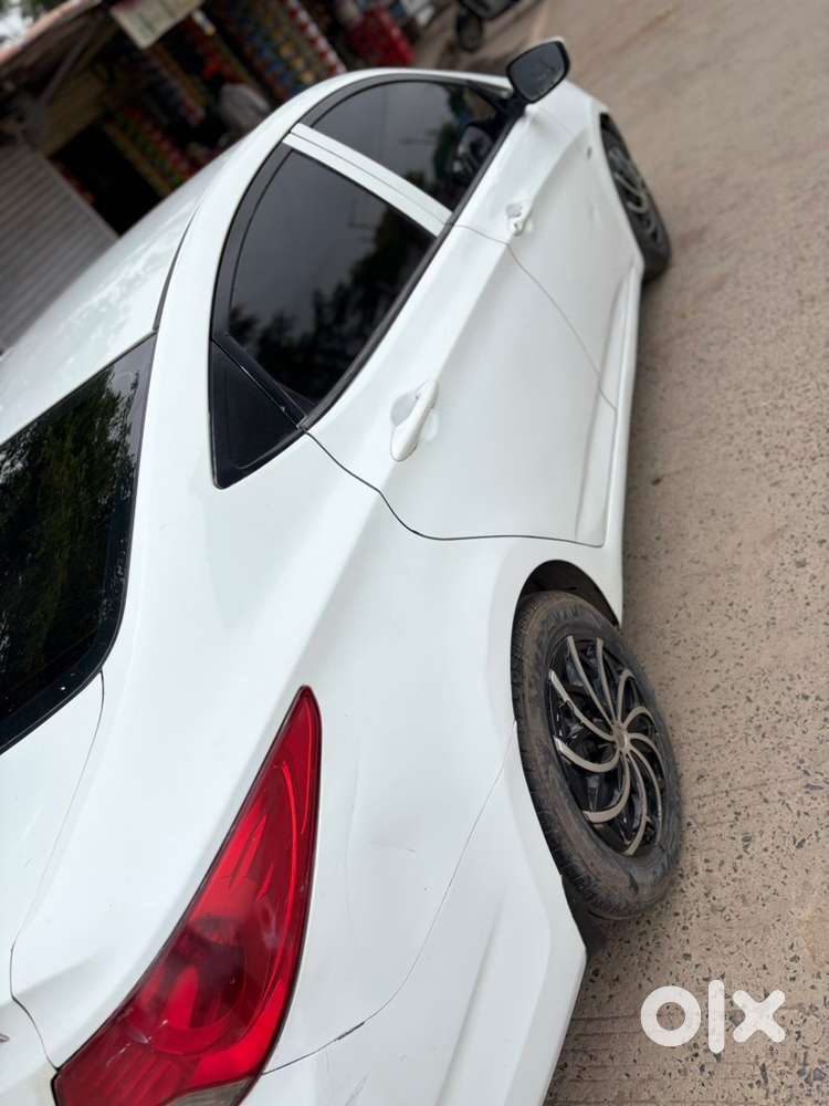 Hyundai Fluidic Verna 2012 Diesel Manual