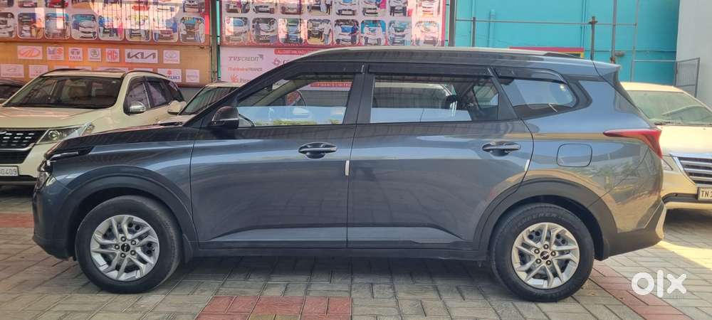 Kia Carens, 2022, Petrol