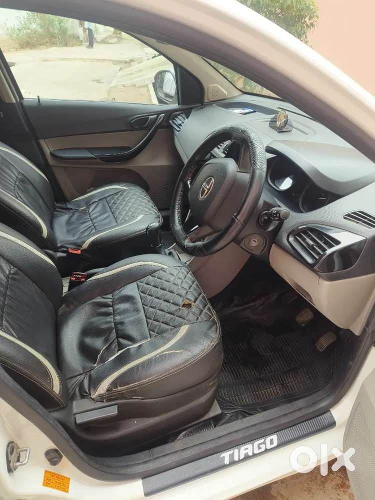 Showroom Condition Car.. Reason New Car Leni Hai