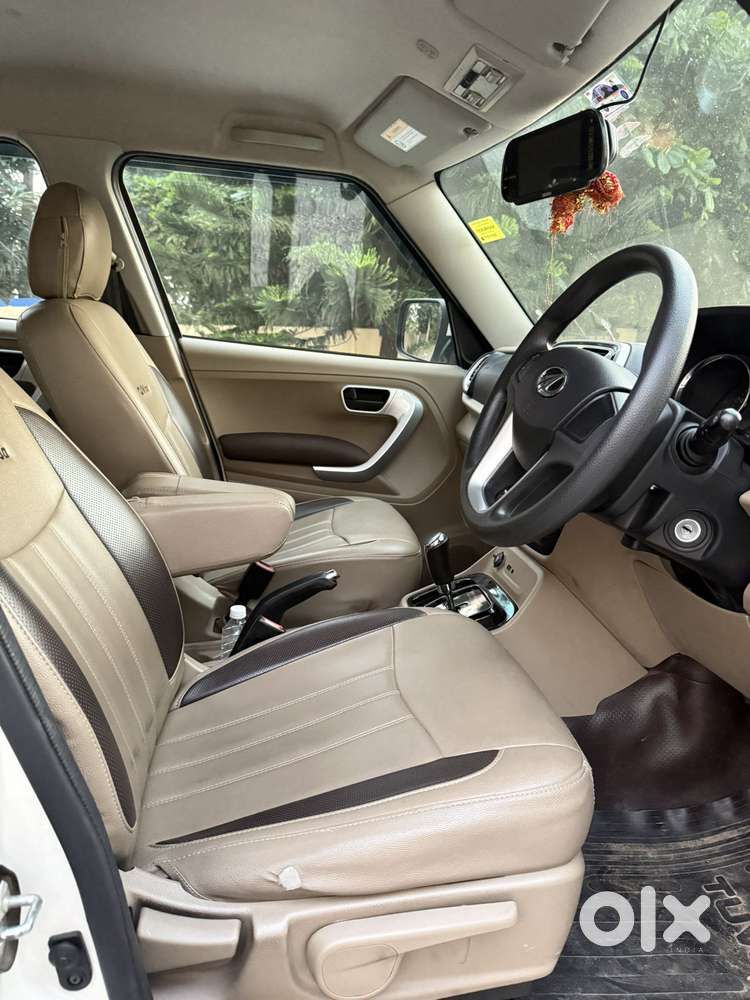 Mahindra Tuv 300 T8 Amt, 2017, Diesel
