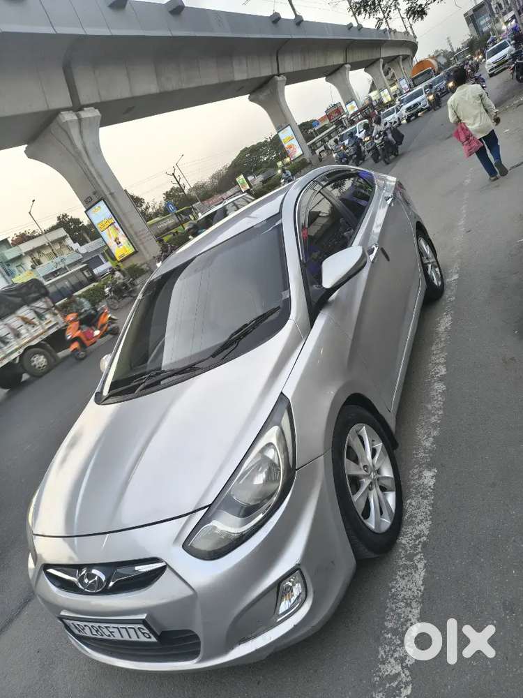 Hyundai Verna 2011 Diesel 128000 Km Driven