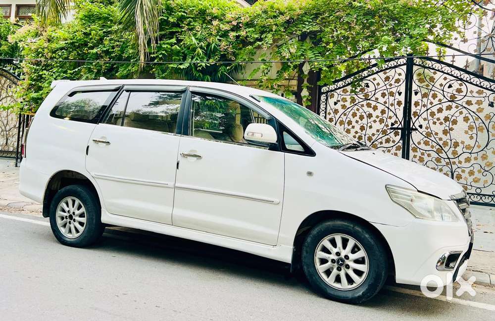 Toyota Innova 2.5 G (diesel) 7 Seater, 2015