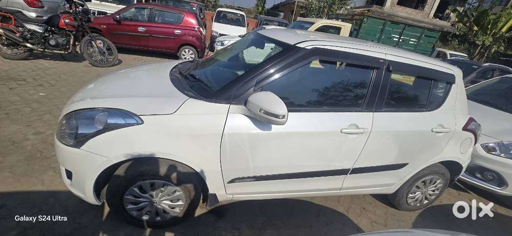 Maruti Suzuki Swift Vxi Optional, 2013, Petrol
