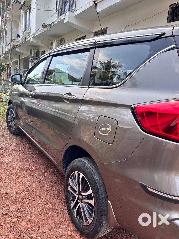 Maruti Suzuki Ertiga Zxi Shvs, 2022, Petrol
