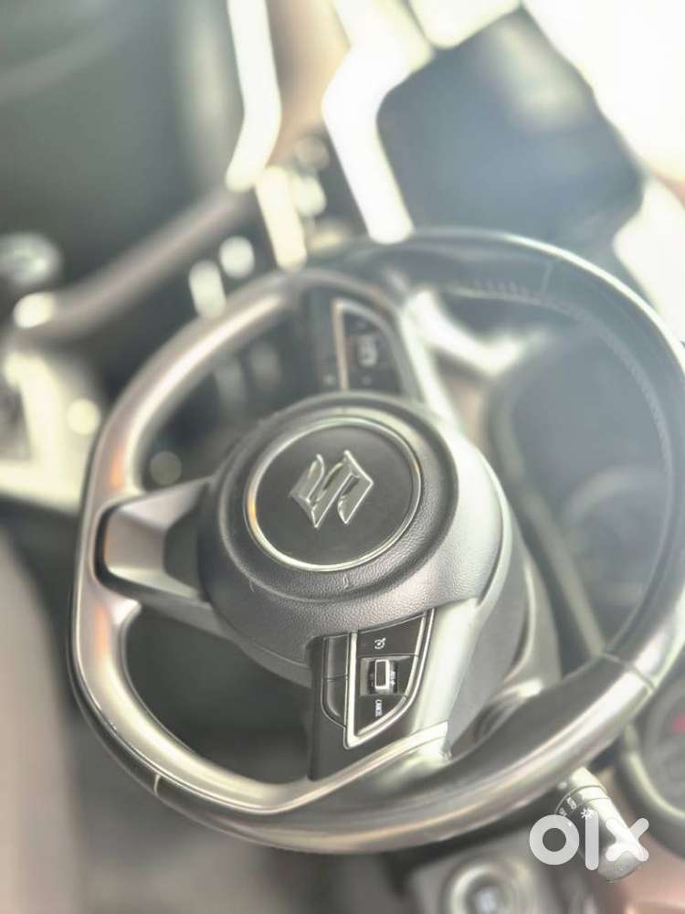 Maruti Suzuki Brezza 1.5 Zxi Plus Smart Hybrid Dual Tone, 2023, Petr..