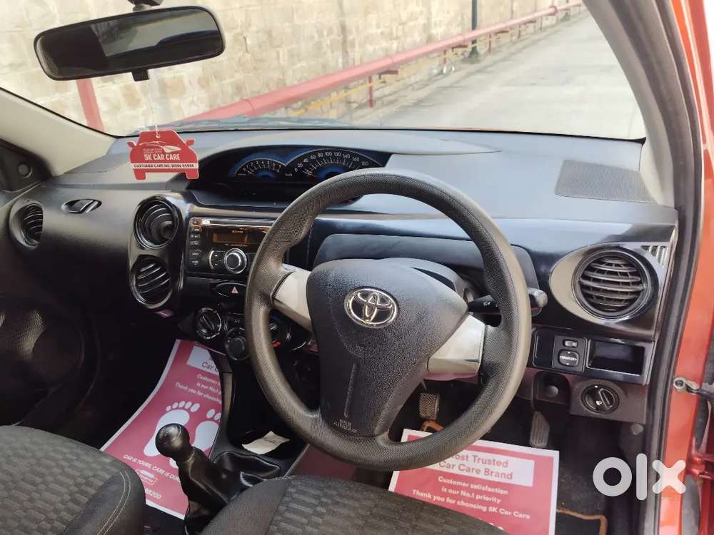 **toyota Etios Liva Cross 2015 – Sporty Orange – Excellent Condition**