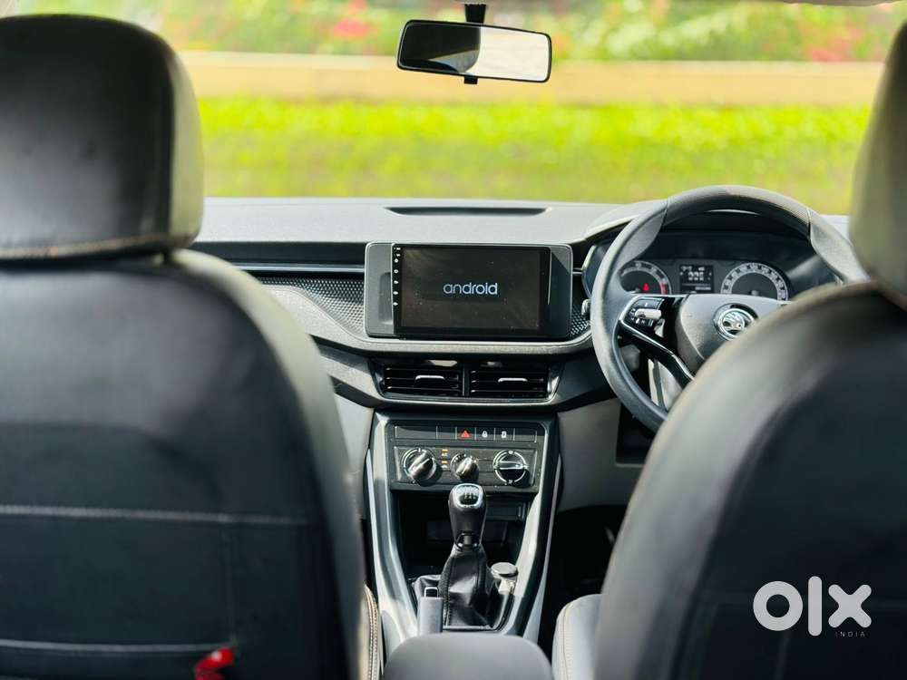 Skoda Kushaq 1.0 Tsi Ambition, 2022, Petrol