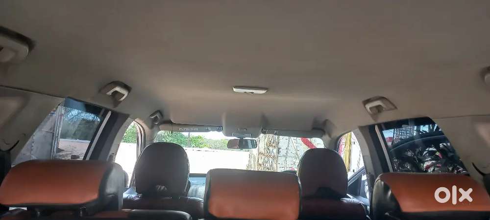 महिंद्रा Xuv 500 फोर व्हीलर