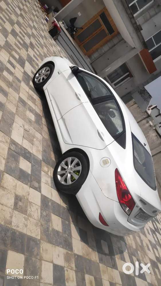 Hyundai Verna Crdi 2012