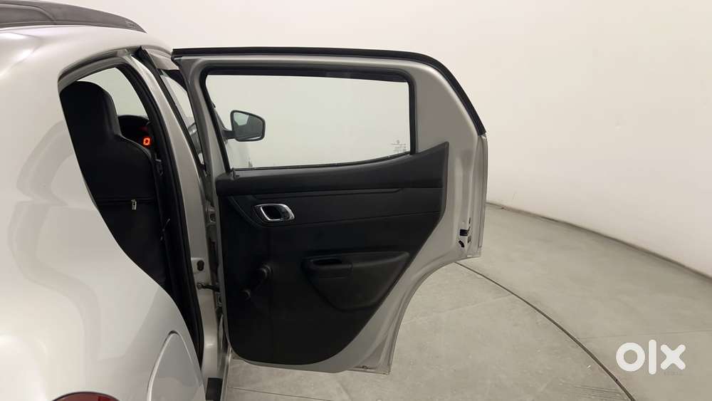 Renault Kwid 2019-ongoing 1.0 Rxt Amt (o), 2018, Petrol