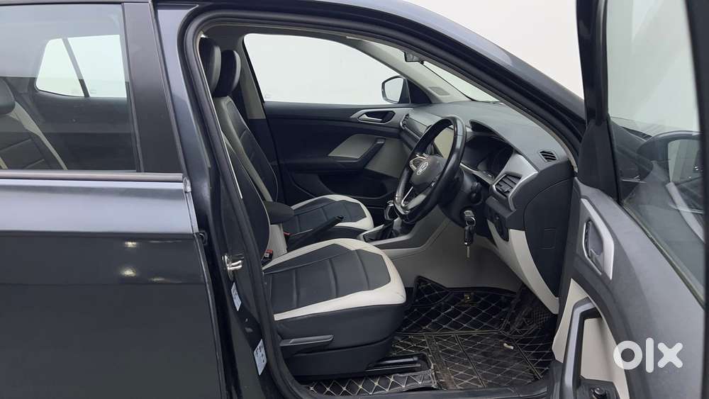 Volkswagen Taigun 1.0 Tsi Highline At, 2022, Petrol
