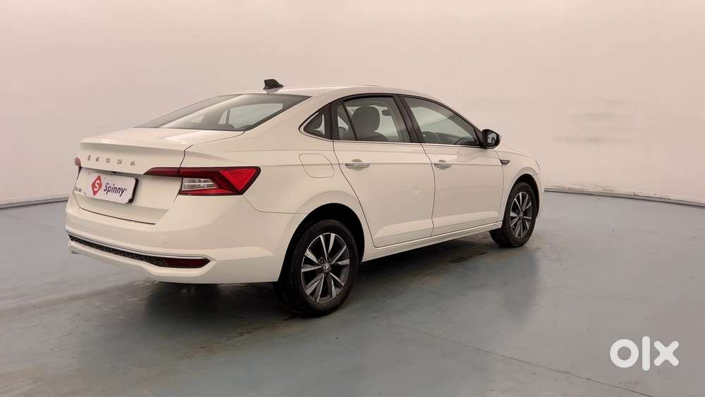Skoda Slavia Style 1.0l Tsi At, 2022, Petrol