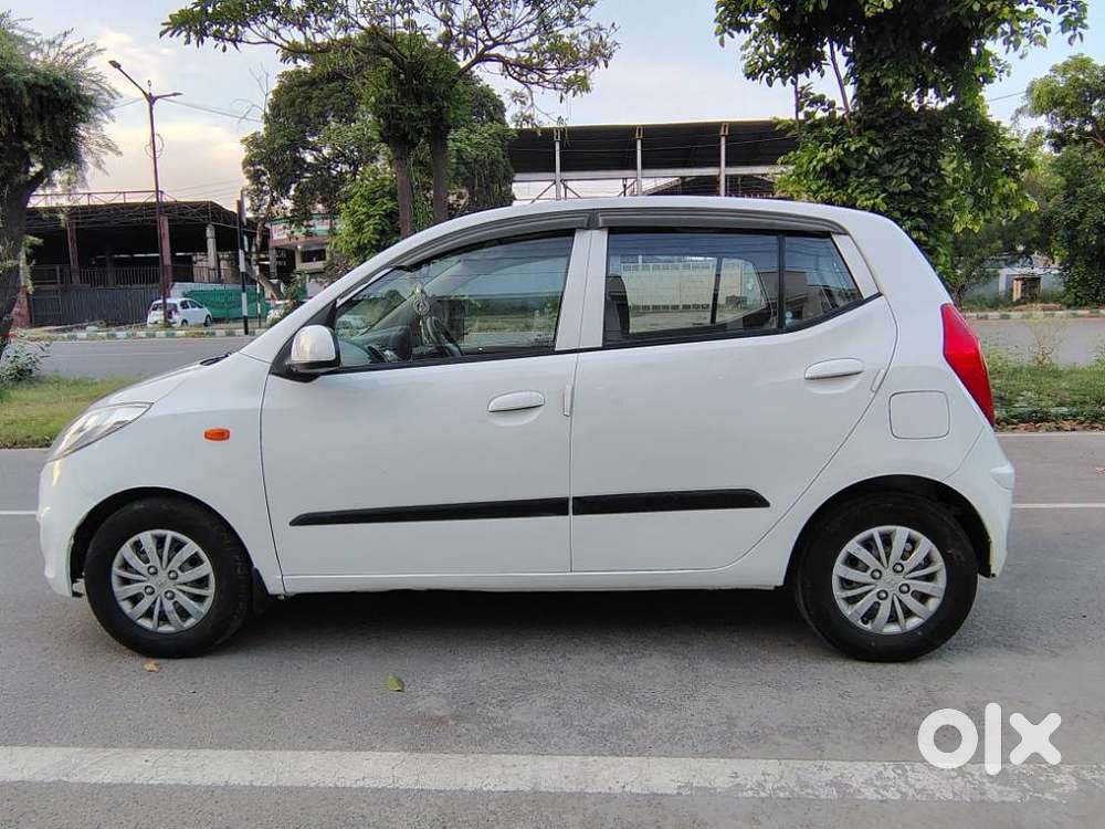 Hyundai I10 Sportz, 2015, Petrol