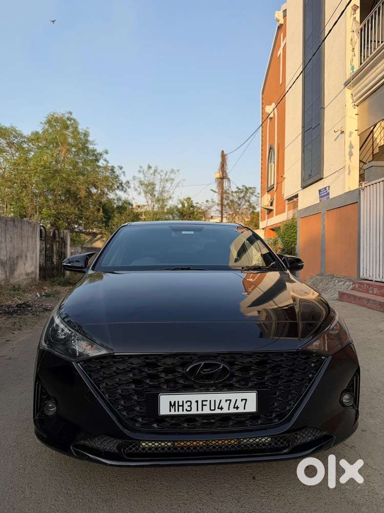 Hyundai Verna 2022 Sx Sunroof Well Maintain Condition