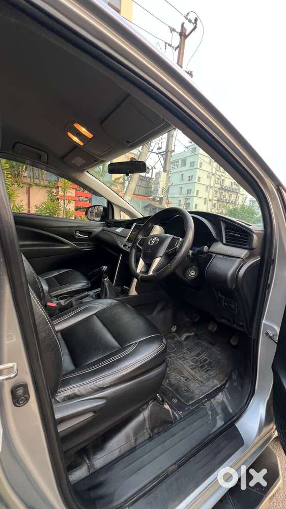 Toyota Innova Crysta 2.4 G Plus Mt 7 Str, 2017, Diesel