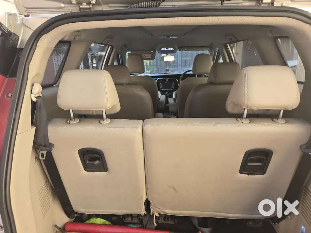 Mahindra Marazzo M6  Excellent Condition  Premium Accessories Fitted