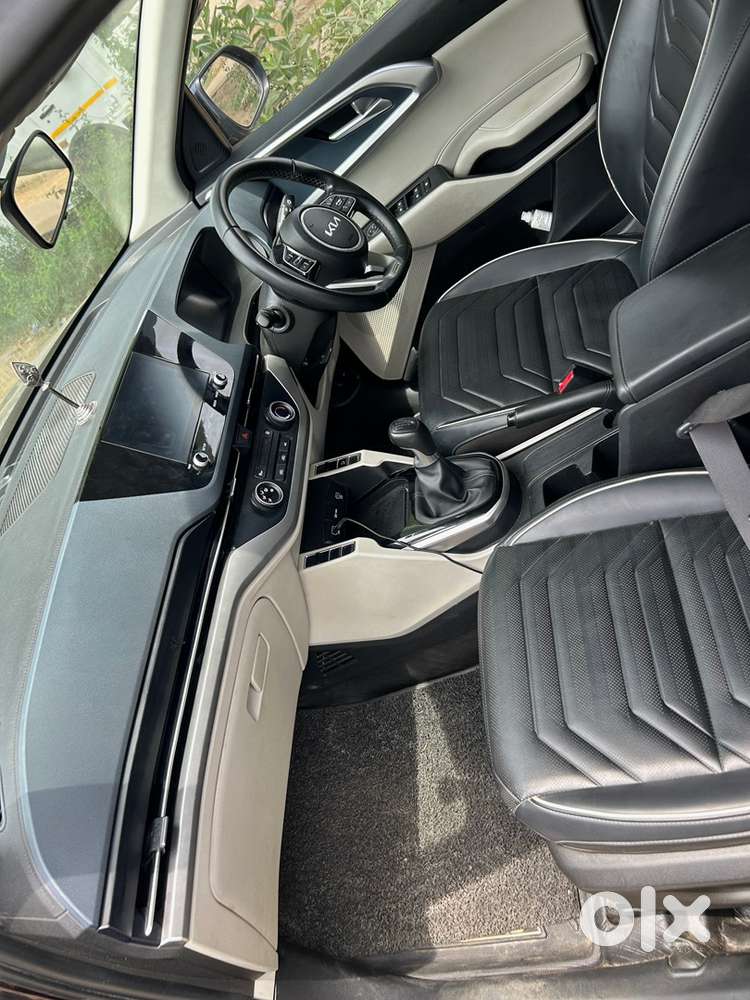 Kia Carens Petrol 2024