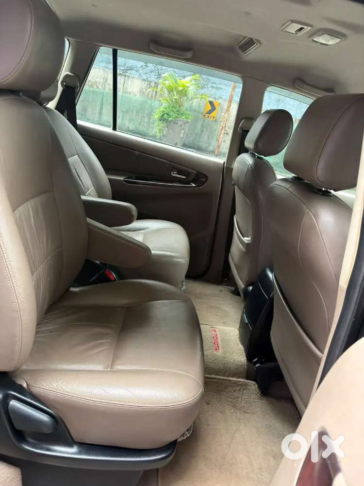 Toyota Innova Z 7 Seater Model 2015 Second Owner