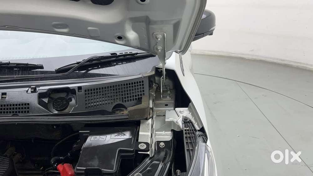 Nissan Magnite 1.0 Xv Premium, 2023, Petrol