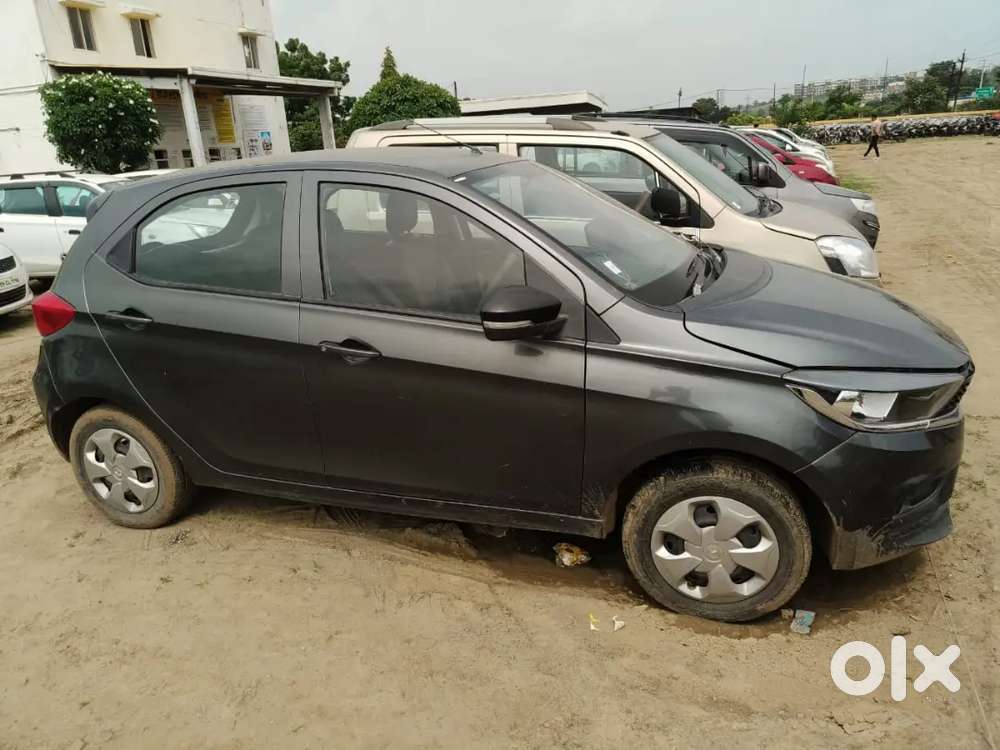 Tata Tiago Model 2022 Owenr First Fuel  Petrol Running 22000 Km