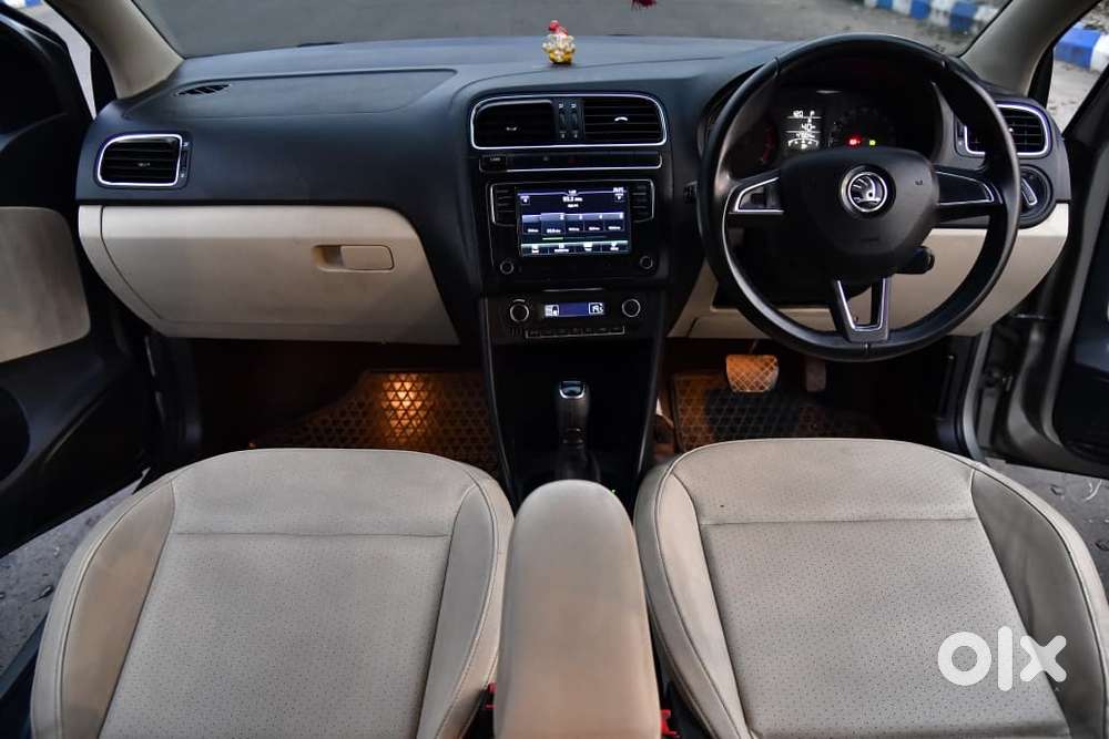 Skoda Rapid [ ] 1.6 Style Plus Mpi At, 2017, Petrol
