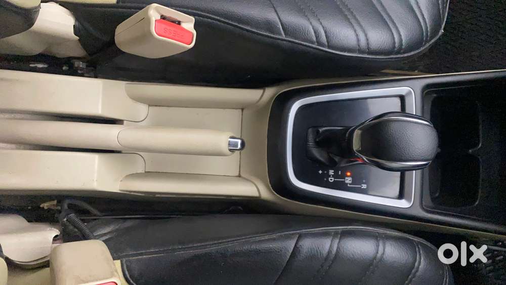 Maruti Suzuki Swift Dzire Amt Vxi, 2017, Petrol