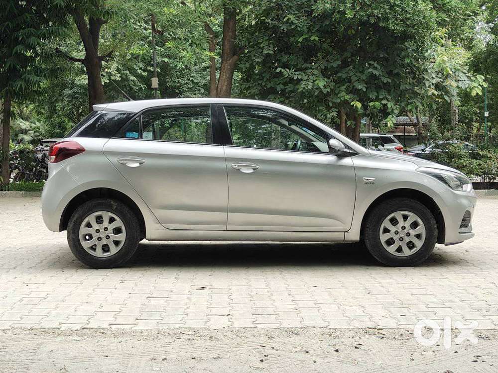 Hyundai Elite I20 1.2magna Executive At, 2018, Petrol