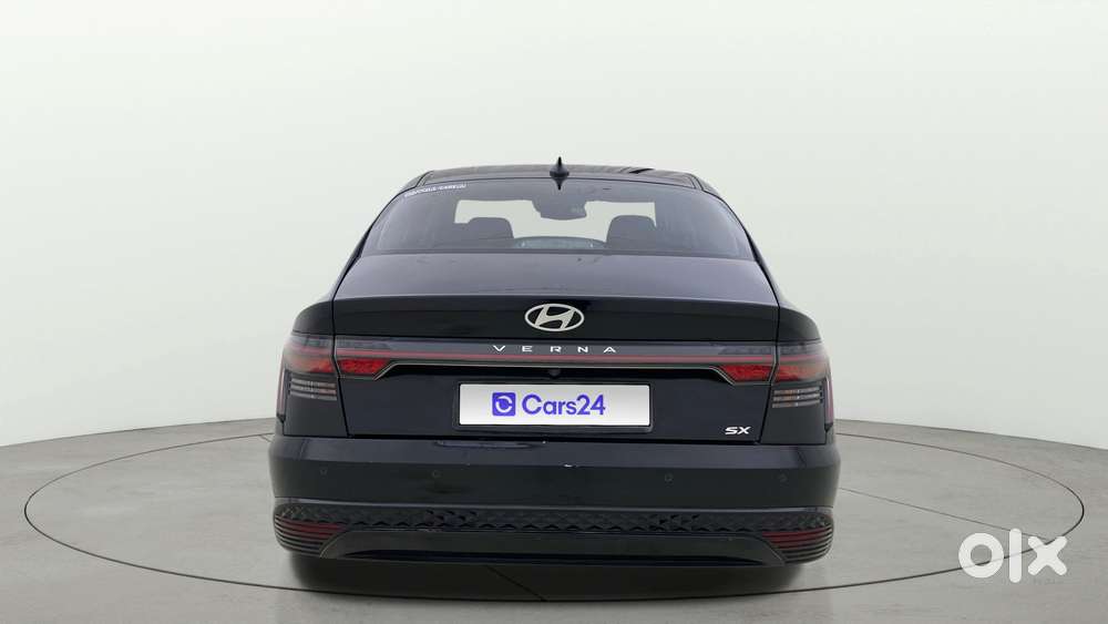 Hyundai Verna 1.5 Sx (o) Ivt, 2023, Petrol