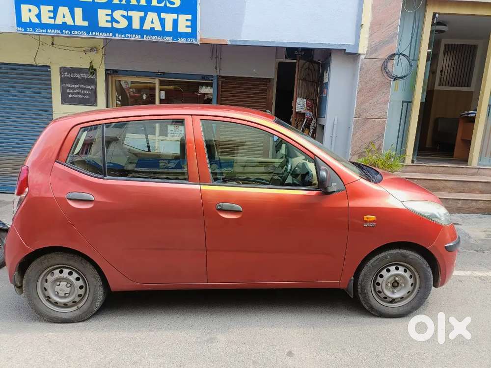Hyundai I10 2010 Petrol Well Maintained Immediate Sale Due Parking Pro