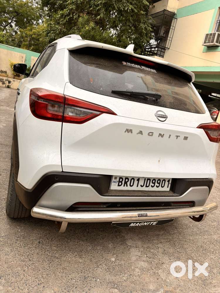 Nissan Magnite 1.0 Xv Premium, 2025, Petrol