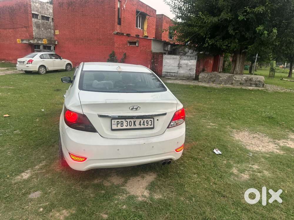Hyundai Fluidic Verna 2012